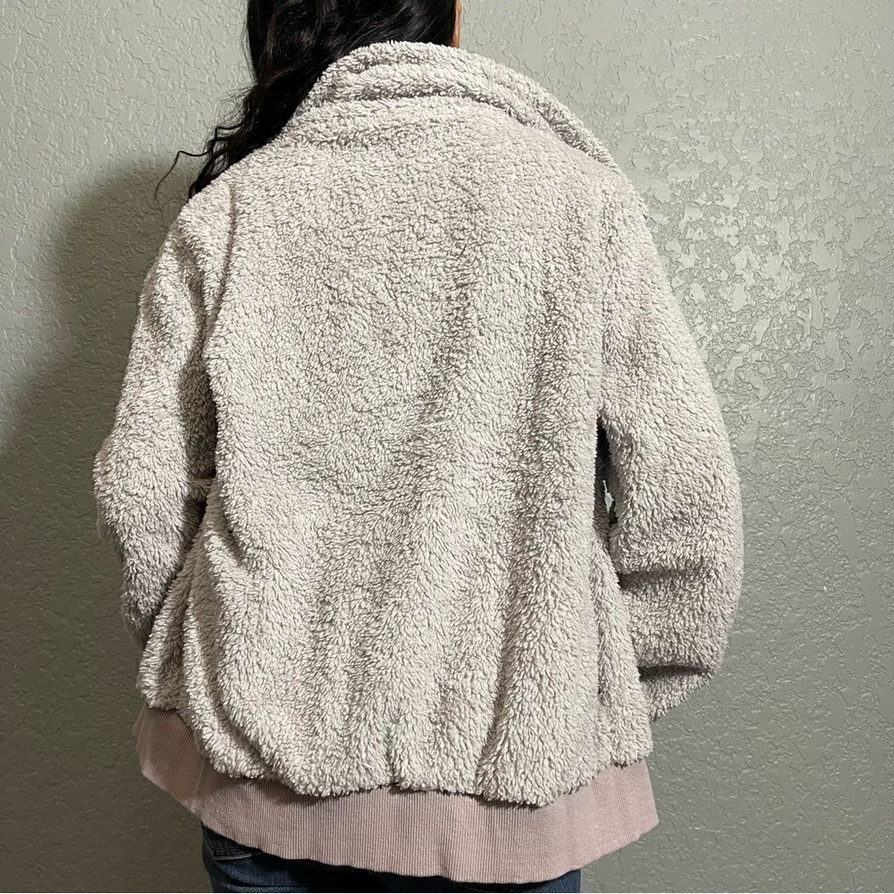 Fuzzy Teddy Jacket - Picture 12 of 13